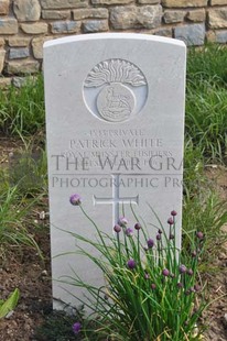 MONT HUON MILITARY CEMETERY, LE TREPORT - WHITE, PATRICK