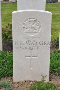 MONT HUON MILITARY CEMETERY, LE TREPORT - WHITE, T