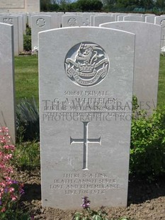 MONT HUON MILITARY CEMETERY, LE TREPORT - WHITELEY, GEORGE