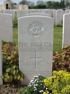 MONT HUON MILITARY CEMETERY, LE TREPORT - WHITTAMORE, JOSEPH