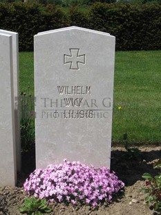 MONT HUON MILITARY CEMETERY, LE TREPORT - WICK, WILHELM