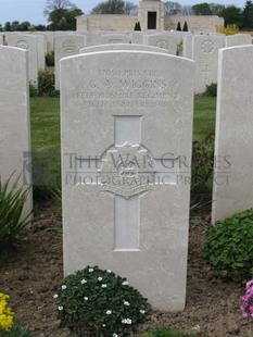 MONT HUON MILITARY CEMETERY, LE TREPORT - WIGGINS, G A