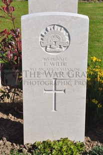 MONT HUON MILITARY CEMETERY, LE TREPORT - WILDE, THOMAS