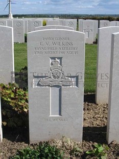 MONT HUON MILITARY CEMETERY, LE TREPORT - WILKINS, CLIFFORD VERNON