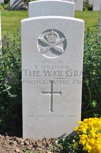 MONT HUON MILITARY CEMETERY, LE TREPORT - WILKINSON, ROBERT