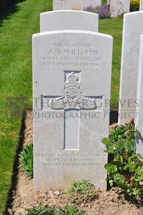 MONT HUON MILITARY CEMETERY, LE TREPORT - WILLIAMS, ALBERT STANLEY