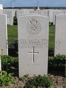 MONT HUON MILITARY CEMETERY, LE TREPORT - WILLIAMSON, JOSIAH ATHELSTAN ULRIC