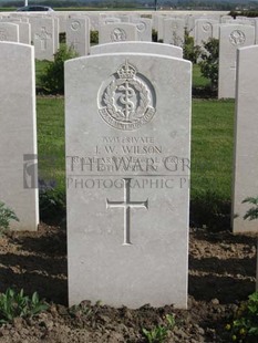 MONT HUON MILITARY CEMETERY, LE TREPORT - WILSON, J W