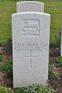 MONT HUON MILITARY CEMETERY, LE TREPORT - WINN, JOSEPH LUKE