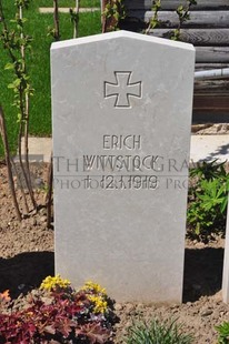 MONT HUON MILITARY CEMETERY, LE TREPORT - WITTSTOCK, ERICH