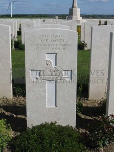 MONT HUON MILITARY CEMETERY, LE TREPORT - WOOD, A E