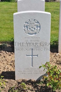 MONT HUON MILITARY CEMETERY, LE TREPORT - WOOD, HERBERT