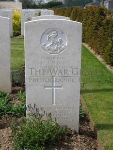 MONT HUON MILITARY CEMETERY, LE TREPORT - WOOD, HERBERT JAMES