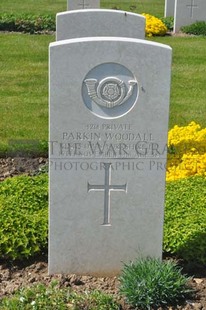 MONT HUON MILITARY CEMETERY, LE TREPORT - WOODALL, PARKIN