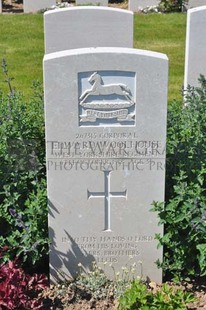 MONT HUON MILITARY CEMETERY, LE TREPORT - WOOLHOUSE, EDWARD