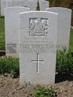 MONT HUON MILITARY CEMETERY, LE TREPORT - WORTHINGTON, CLAUDE SWANWICK