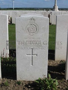 MONT HUON MILITARY CEMETERY, LE TREPORT - WRIGHT, C H