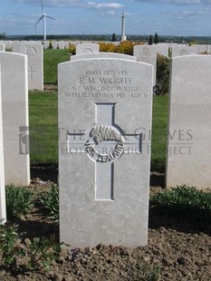 MONT HUON MILITARY CEMETERY, LE TREPORT - WRIGHT, ERNEST MARK