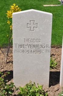 MONT HUON MILITARY CEMETERY, LE TREPORT - WUSTENBERG, THEODOR