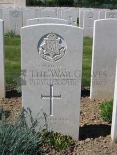 MONT HUON MILITARY CEMETERY, LE TREPORT - WYATT, THOMAS GEORGE