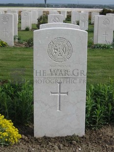 MONT HUON MILITARY CEMETERY, LE TREPORT - YOUNG, E