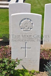 MONT HUON MILITARY CEMETERY, LE TREPORT - YOUNG, EDWIN GEORGE