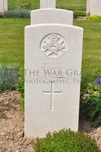 MONT HUON MILITARY CEMETERY, LE TREPORT - YOUNG, W