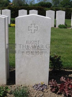 MONT HUON MILITARY CEMETERY, LE TREPORT - ZECHER, AUGUST