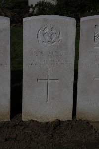 Lijssenthoek Military Cemetery - Adams, E G
