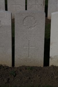 Lijssenthoek Military Cemetery - Allen, M B
