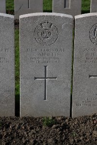 Lijssenthoek Military Cemetery - Annetts, J