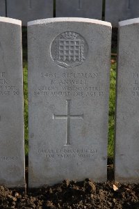 Lijssenthoek Military Cemetery - Anwell, Bernard