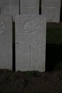 Lijssenthoek Military Cemetery - Arrowsmith, F W