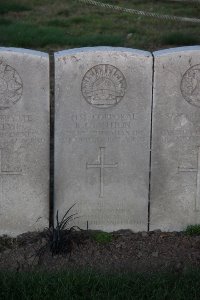 Lijssenthoek Military Cemetery - Ashton, Reginald Oliver