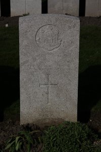 Lijssenthoek Military Cemetery - Aston, Walter Douglas