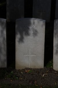 Lijssenthoek Military Cemetery - Bakes, T