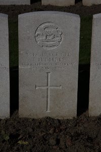 Lijssenthoek Military Cemetery - Barnes, T H