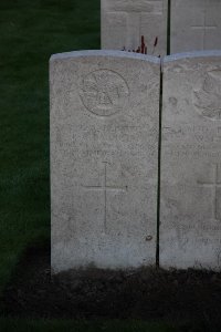 Lijssenthoek Military Cemetery - Barnett, R C