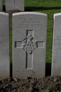 Lijssenthoek Military Cemetery - Barton, T W