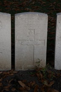 Lijssenthoek Military Cemetery - Bayliss, B