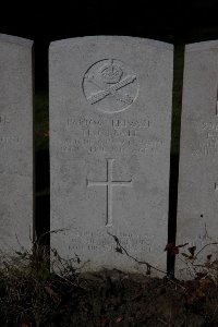 Lijssenthoek Military Cemetery - Beale, Ted