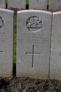 Lijssenthoek Military Cemetery - Beaumont, J