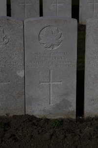 Lijssenthoek Military Cemetery - Bedford, Ernest Wilfrid