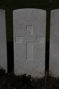 Lijssenthoek Military Cemetery - Beecham, H