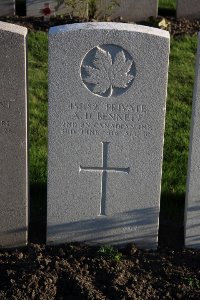 Lijssenthoek Military Cemetery - Bennett, Alan Dudley