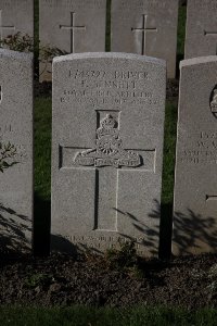 Lijssenthoek Military Cemetery - Bennett, F