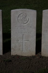 Lijssenthoek Military Cemetery - Bennett, S