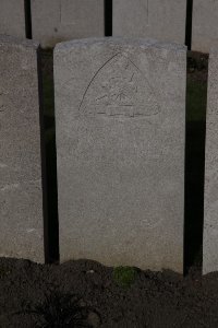 Lijssenthoek Military Cemetery - Bennington, Frank