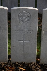 Lijssenthoek Military Cemetery - Bent, P