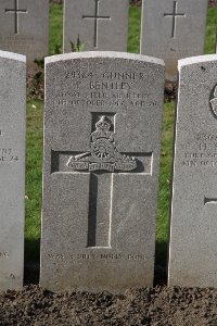 Lijssenthoek Military Cemetery - Bentley, F